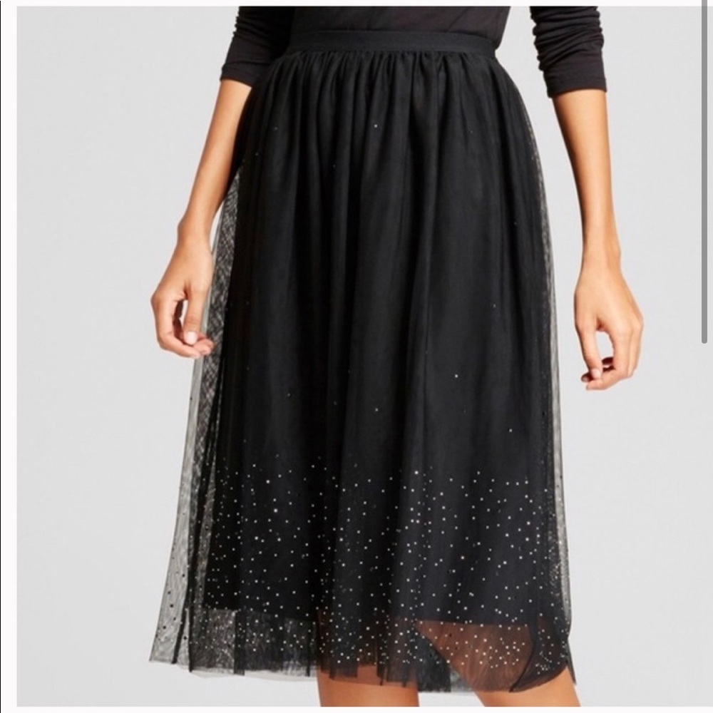 Midi black tulle skirt with sequins